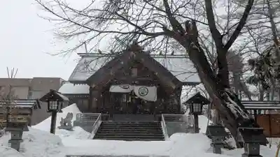 信濃神社の本殿・本堂