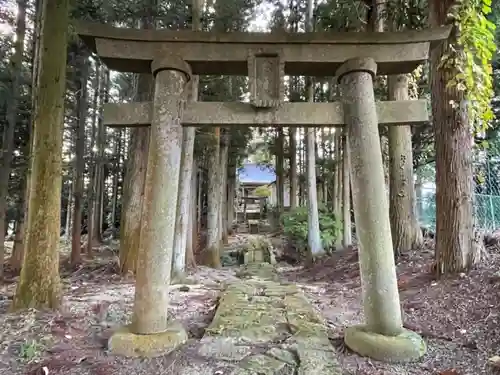 矢沢神社の鳥居