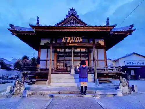 楢本神社の本殿・本堂