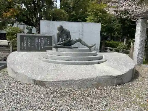 滋賀県護国神社の{uncategorized: "未分類", other: "その他", undefined: "問題あり", building: "その他建物", grave: "お墓", sacred_gate: "鳥居", guardian: "狛犬", statue: "像", buddha: "仏像", history: "歴史", nature: "自然", garden: "庭園", animal: "動物", pagoda: "塔", temizu: "手水舎", mountain_gate: "山門・神門", sanctuary: "本殿・本堂", subordinate: "末社・摂社", art: "芸術", scenery: "景色", jizo: "地蔵", ema: "絵馬", goshuin: "御朱印", omikuji: "おみくじ", items: "授与品その他", amulet: "お守り", goshuincho: "御朱印帳", eats: "食事", festival: "お祭り", votive_dance: "神楽", shichigosan: "七五三参", wedding: "結婚式", experience: "体験その他", initially: "初詣", around: "周辺", anti_infection: "感染症対策"}
