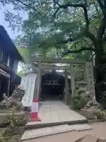 伏見神宝神社の{uncategorized: "未分類", other: "その他", undefined: "問題あり", building: "その他建物", grave: "お墓", sacred_gate: "鳥居", guardian: "狛犬", statue: "像", buddha: "仏像", history: "歴史", nature: "自然", garden: "庭園", animal: "動物", pagoda: "塔", temizu: "手水舎", mountain_gate: "山門・神門", sanctuary: "本殿・本堂", subordinate: "末社・摂社", art: "芸術", scenery: "景色", jizo: "地蔵", ema: "絵馬", goshuin: "御朱印", omikuji: "おみくじ", items: "授与品その他", amulet: "お守り", goshuincho: "御朱印帳", eats: "食事", festival: "お祭り", votive_dance: "神楽", shichigosan: "七五三参", wedding: "結婚式", experience: "体験その他", initially: "初詣", around: "周辺", anti_infection: "感染症対策"}