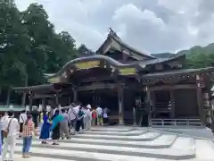 彌彦神社の本殿