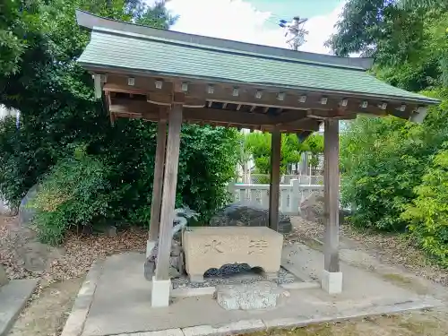 県明社の手水舎