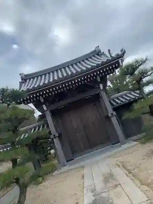 西法寺の山門・神門