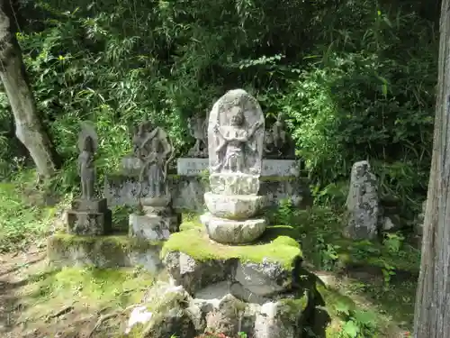 常楽寺の像