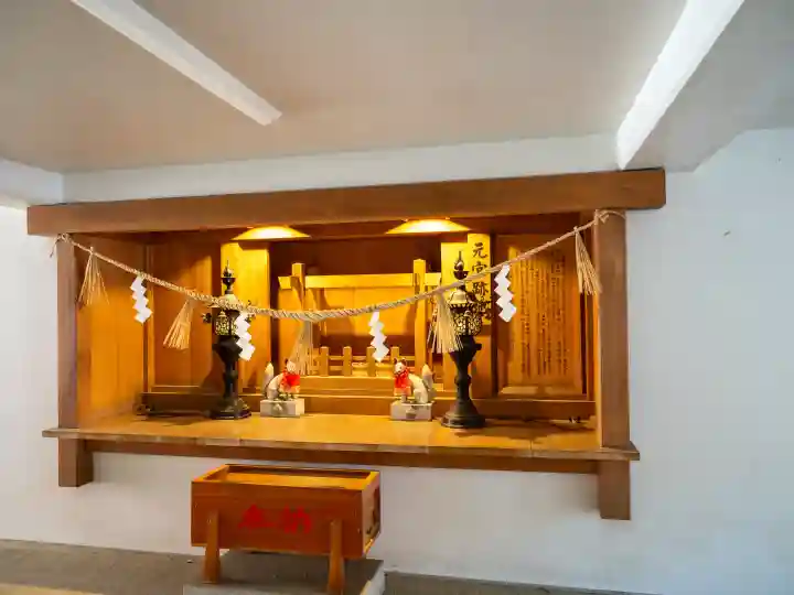 竹駒神社の{uncategorized: "未分類", other: "その他", undefined: "問題あり", building: "その他建物", grave: "お墓", sacred_gate: "鳥居", guardian: "狛犬", statue: "像", buddha: "仏像", history: "歴史", nature: "自然", garden: "庭園", animal: "動物", pagoda: "塔", temizu: "手水舎", mountain_gate: "山門・神門", sanctuary: "本殿・本堂", subordinate: "末社・摂社", art: "芸術", scenery: "景色", jizo: "地蔵", ema: "絵馬", goshuin: "御朱印", omikuji: "おみくじ", items: "授与品その他", amulet: "お守り", goshuincho: "御朱印帳", eats: "食事", festival: "お祭り", votive_dance: "神楽", shichigosan: "七五三参", wedding: "結婚式", experience: "体験その他", initially: "初詣", around: "周辺", anti_infection: "感染症対策"}