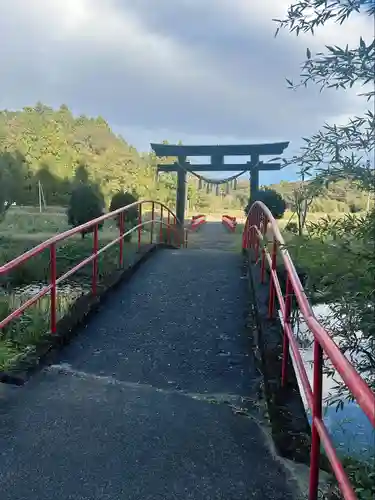 坪沼八幡神社の庭園