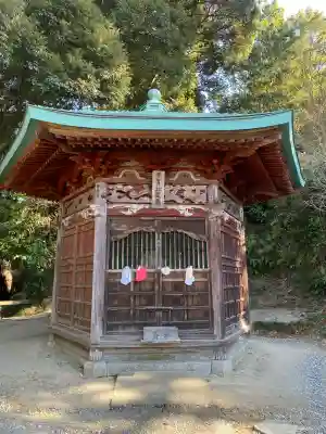 笠森寺の{uncategorized: "未分類", other: "その他", undefined: "問題あり", building: "その他建物", grave: "お墓", sacred_gate: "鳥居", guardian: "狛犬", statue: "像", buddha: "仏像", history: "歴史", nature: "自然", garden: "庭園", animal: "動物", pagoda: "塔", temizu: "手水舎", mountain_gate: "山門・神門", sanctuary: "本殿・本堂", subordinate: "末社・摂社", art: "芸術", scenery: "景色", jizo: "地蔵", ema: "絵馬", goshuin: "御朱印", omikuji: "おみくじ", items: "授与品その他", amulet: "お守り", goshuincho: "御朱印帳", eats: "食事", festival: "お祭り", votive_dance: "神楽", shichigosan: "七五三参", wedding: "結婚式", experience: "体験その他", initially: "初詣", around: "周辺", anti_infection: "感染症対策"}