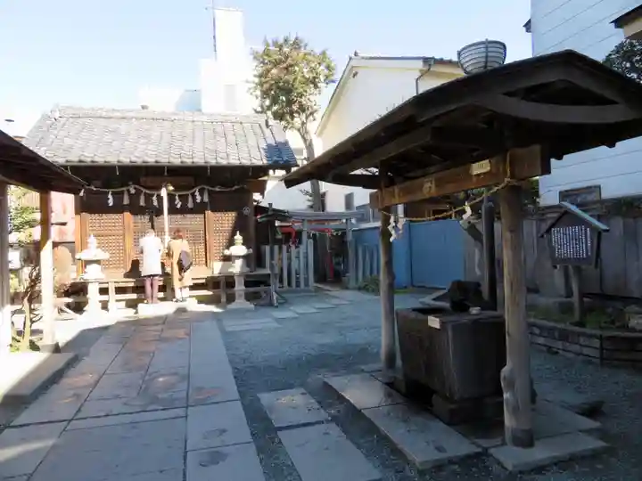 薬師神社の手水舎
