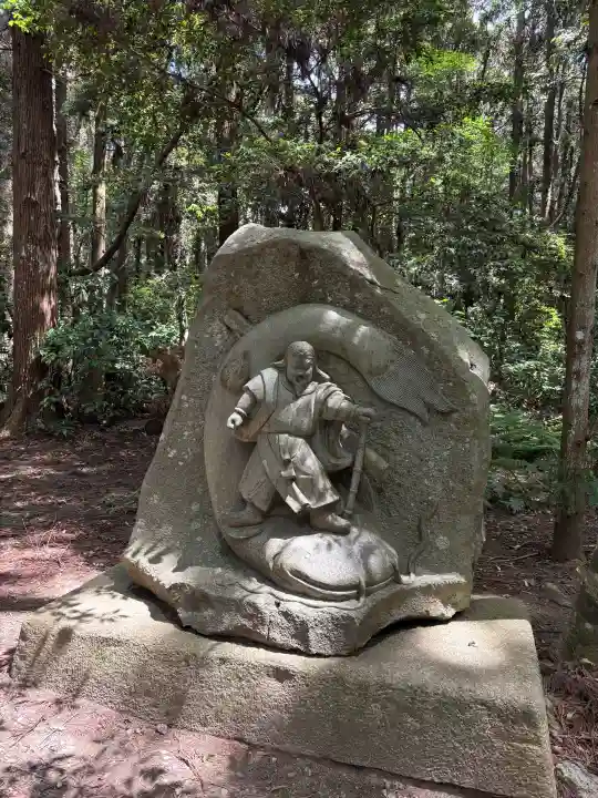 鹿島神宮の{uncategorized: "未分類", other: "その他", undefined: "問題あり", building: "その他建物", grave: "お墓", sacred_gate: "鳥居", guardian: "狛犬", statue: "像", buddha: "仏像", history: "歴史", nature: "自然", garden: "庭園", animal: "動物", pagoda: "塔", temizu: "手水舎", mountain_gate: "山門・神門", sanctuary: "本殿・本堂", subordinate: "末社・摂社", art: "芸術", scenery: "景色", jizo: "地蔵", ema: "絵馬", goshuin: "御朱印", omikuji: "おみくじ", items: "授与品その他", amulet: "お守り", goshuincho: "御朱印帳", eats: "食事", festival: "お祭り", votive_dance: "神楽", shichigosan: "七五三参", wedding: "結婚式", experience: "体験その他", initially: "初詣", around: "周辺", anti_infection: "感染症対策"}