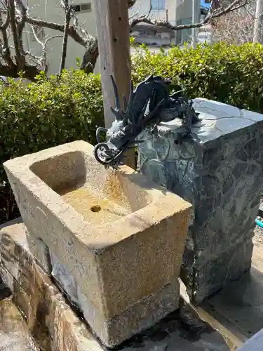 谷崎天神社の{uncategorized: "未分類", other: "その他", undefined: "問題あり", building: "その他建物", grave: "お墓", sacred_gate: "鳥居", guardian: "狛犬", statue: "像", buddha: "仏像", history: "歴史", nature: "自然", garden: "庭園", animal: "動物", pagoda: "塔", temizu: "手水舎", mountain_gate: "山門・神門", sanctuary: "本殿・本堂", subordinate: "末社・摂社", art: "芸術", scenery: "景色", jizo: "地蔵", ema: "絵馬", goshuin: "御朱印", omikuji: "おみくじ", items: "授与品その他", amulet: "お守り", goshuincho: "御朱印帳", eats: "食事", festival: "お祭り", votive_dance: "神楽", shichigosan: "七五三参", wedding: "結婚式", experience: "体験その他", initially: "初詣", around: "周辺", anti_infection: "感染症対策"}