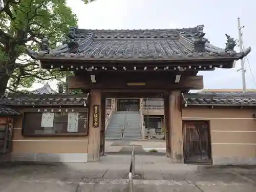 観音寺の山門・神門