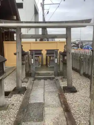 橋詰神社の鳥居