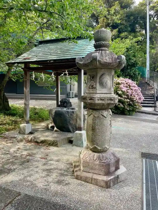 諏訪大神社の{uncategorized: "未分類", other: "その他", undefined: "問題あり", building: "その他建物", grave: "お墓", sacred_gate: "鳥居", guardian: "狛犬", statue: "像", buddha: "仏像", history: "歴史", nature: "自然", garden: "庭園", animal: "動物", pagoda: "塔", temizu: "手水舎", mountain_gate: "山門・神門", sanctuary: "本殿・本堂", subordinate: "末社・摂社", art: "芸術", scenery: "景色", jizo: "地蔵", ema: "絵馬", goshuin: "御朱印", omikuji: "おみくじ", items: "授与品その他", amulet: "お守り", goshuincho: "御朱印帳", eats: "食事", festival: "お祭り", votive_dance: "神楽", shichigosan: "七五三参", wedding: "結婚式", experience: "体験その他", initially: "初詣", around: "周辺", anti_infection: "感染症対策"}