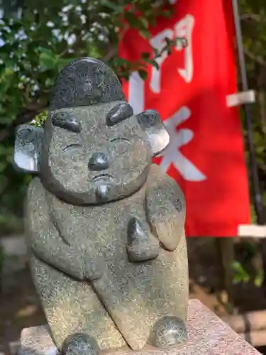 亀ケ池八幡宮の像