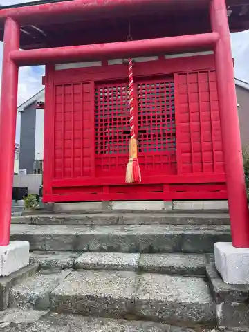 八軒庭稲荷社の{uncategorized: "未分類", other: "その他", undefined: "問題あり", building: "その他建物", grave: "お墓", sacred_gate: "鳥居", guardian: "狛犬", statue: "像", buddha: "仏像", history: "歴史", nature: "自然", garden: "庭園", animal: "動物", pagoda: "塔", temizu: "手水舎", mountain_gate: "山門・神門", sanctuary: "本殿・本堂", subordinate: "末社・摂社", art: "芸術", scenery: "景色", jizo: "地蔵", ema: "絵馬", goshuin: "御朱印", omikuji: "おみくじ", items: "授与品その他", amulet: "お守り", goshuincho: "御朱印帳", eats: "食事", festival: "お祭り", votive_dance: "神楽", shichigosan: "七五三参", wedding: "結婚式", experience: "体験その他", initially: "初詣", around: "周辺", anti_infection: "感染症対策"}