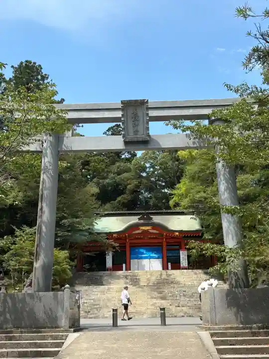 香取神宮の{uncategorized: "未分類", other: "その他", undefined: "問題あり", building: "その他建物", grave: "お墓", sacred_gate: "鳥居", guardian: "狛犬", statue: "像", buddha: "仏像", history: "歴史", nature: "自然", garden: "庭園", animal: "動物", pagoda: "塔", temizu: "手水舎", mountain_gate: "山門・神門", sanctuary: "本殿・本堂", subordinate: "末社・摂社", art: "芸術", scenery: "景色", jizo: "地蔵", ema: "絵馬", goshuin: "御朱印", omikuji: "おみくじ", items: "授与品その他", amulet: "お守り", goshuincho: "御朱印帳", eats: "食事", festival: "お祭り", votive_dance: "神楽", shichigosan: "七五三参", wedding: "結婚式", experience: "体験その他", initially: "初詣", around: "周辺", anti_infection: "感染症対策"}