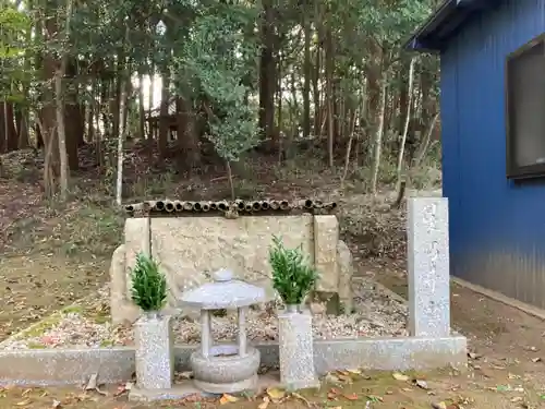 日蓮大聖人経塚・道善御房供養塚(妙長寺 奥の院 加名盛祖師堂)(千葉県)