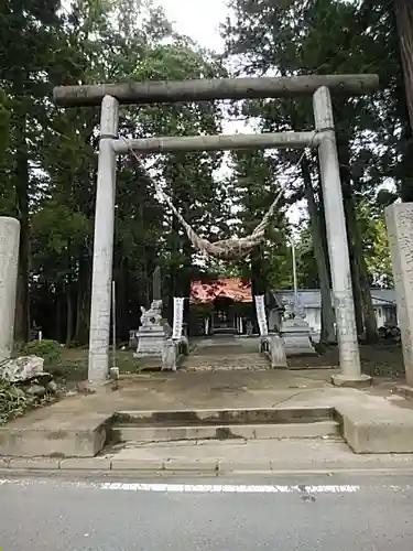 宇奈己呂和気神社の鳥居