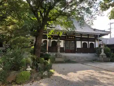 成願寺の本殿・本堂