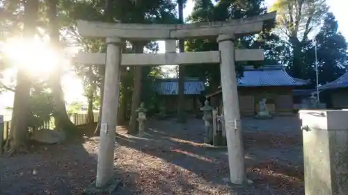 南宮御旅神社の鳥居