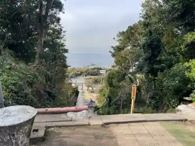 洲崎神社の{uncategorized: "未分類", other: "その他", undefined: "問題あり", building: "その他建物", grave: "お墓", sacred_gate: "鳥居", guardian: "狛犬", statue: "像", buddha: "仏像", history: "歴史", nature: "自然", garden: "庭園", animal: "動物", pagoda: "塔", temizu: "手水舎", mountain_gate: "山門・神門", sanctuary: "本殿・本堂", subordinate: "末社・摂社", art: "芸術", scenery: "景色", jizo: "地蔵", ema: "絵馬", goshuin: "御朱印", omikuji: "おみくじ", items: "授与品その他", amulet: "お守り", goshuincho: "御朱印帳", eats: "食事", festival: "お祭り", votive_dance: "神楽", shichigosan: "七五三参", wedding: "結婚式", experience: "体験その他", initially: "初詣", around: "周辺", anti_infection: "感染症対策"}