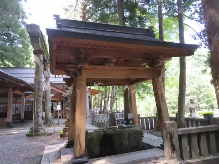 御嶽神社(王滝口)里宮の手水舎
