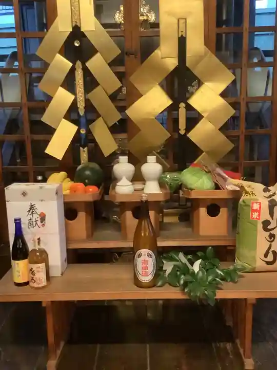 三輪神社の本殿・本堂