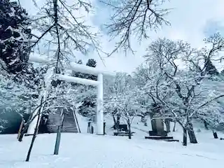 土津神社｜こどもと出世の神さまの鳥居