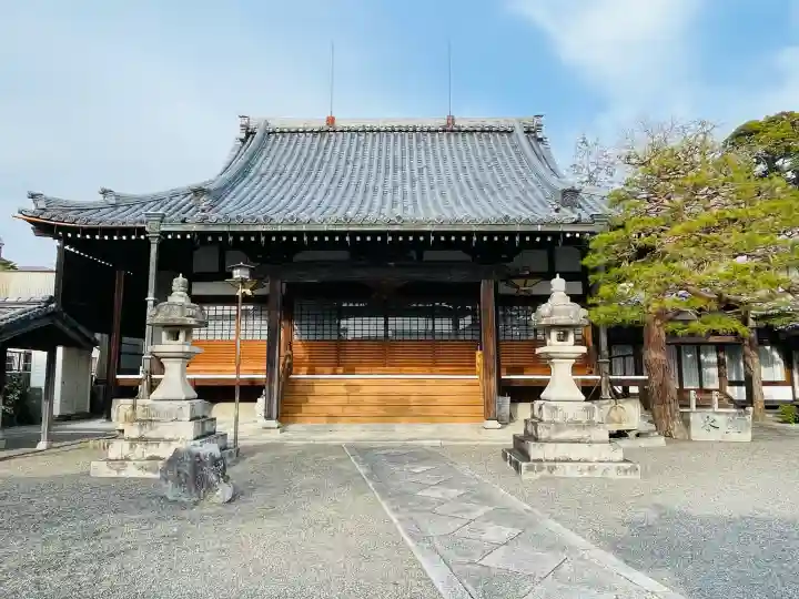 慶円寺の{uncategorized: "未分類", other: "その他", undefined: "問題あり", building: "その他建物", grave: "お墓", sacred_gate: "鳥居", guardian: "狛犬", statue: "像", buddha: "仏像", history: "歴史", nature: "自然", garden: "庭園", animal: "動物", pagoda: "塔", temizu: "手水舎", mountain_gate: "山門・神門", sanctuary: "本殿・本堂", subordinate: "末社・摂社", art: "芸術", scenery: "景色", jizo: "地蔵", ema: "絵馬", goshuin: "御朱印", omikuji: "おみくじ", items: "授与品その他", amulet: "お守り", goshuincho: "御朱印帳", eats: "食事", festival: "お祭り", votive_dance: "神楽", shichigosan: "七五三参", wedding: "結婚式", experience: "体験その他", initially: "初詣", around: "周辺", anti_infection: "感染症対策"}