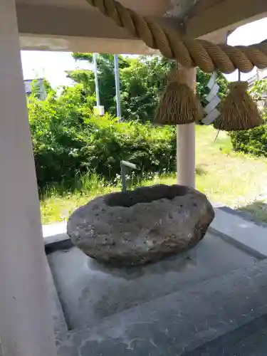 日置神社の{uncategorized: "未分類", other: "その他", undefined: "問題あり", building: "その他建物", grave: "お墓", sacred_gate: "鳥居", guardian: "狛犬", statue: "像", buddha: "仏像", history: "歴史", nature: "自然", garden: "庭園", animal: "動物", pagoda: "塔", temizu: "手水舎", mountain_gate: "山門・神門", sanctuary: "本殿・本堂", subordinate: "末社・摂社", art: "芸術", scenery: "景色", jizo: "地蔵", ema: "絵馬", goshuin: "御朱印", omikuji: "おみくじ", items: "授与品その他", amulet: "お守り", goshuincho: "御朱印帳", eats: "食事", festival: "お祭り", votive_dance: "神楽", shichigosan: "七五三参", wedding: "結婚式", experience: "体験その他", initially: "初詣", around: "周辺", anti_infection: "感染症対策"}
