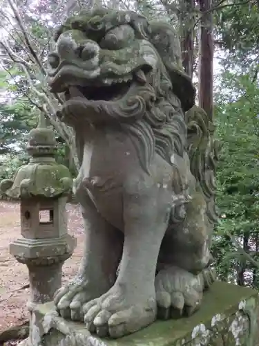 天日名鳥命神社の狛犬