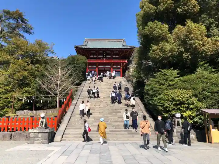 鶴岡八幡宮の山門・神門