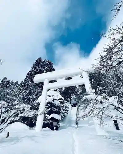 土津神社｜こどもと出世の神さまの鳥居