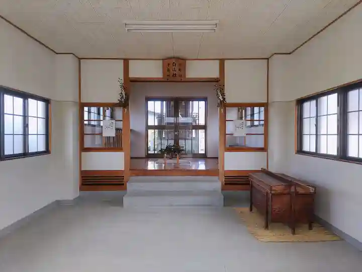 白山社の本殿・本堂