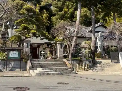 雲林寺の{uncategorized: "未分類", other: "その他", undefined: "問題あり", building: "その他建物", grave: "お墓", sacred_gate: "鳥居", guardian: "狛犬", statue: "像", buddha: "仏像", history: "歴史", nature: "自然", garden: "庭園", animal: "動物", pagoda: "塔", temizu: "手水舎", mountain_gate: "山門・神門", sanctuary: "本殿・本堂", subordinate: "末社・摂社", art: "芸術", scenery: "景色", jizo: "地蔵", ema: "絵馬", goshuin: "御朱印", omikuji: "おみくじ", items: "授与品その他", amulet: "お守り", goshuincho: "御朱印帳", eats: "食事", festival: "お祭り", votive_dance: "神楽", shichigosan: "七五三参", wedding: "結婚式", experience: "体験その他", initially: "初詣", around: "周辺", anti_infection: "感染症対策"}