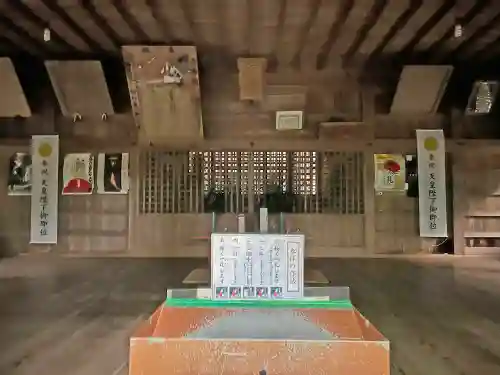 雷神社の本殿