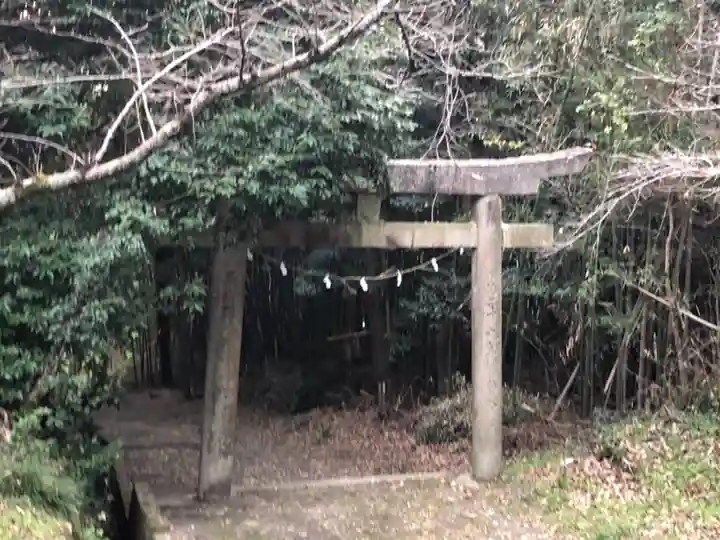 飯神社の鳥居