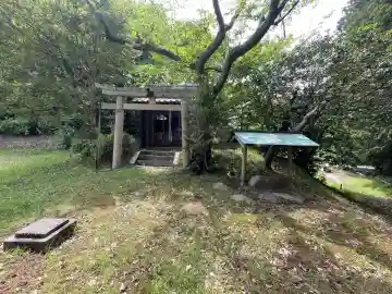 天満宮 (甲南町稗谷)の{uncategorized: "未分類", other: "その他", undefined: "問題あり", building: "その他建物", grave: "お墓", sacred_gate: "鳥居", guardian: "狛犬", statue: "像", buddha: "仏像", history: "歴史", nature: "自然", garden: "庭園", animal: "動物", pagoda: "塔", temizu: "手水舎", mountain_gate: "山門・神門", sanctuary: "本殿・本堂", subordinate: "末社・摂社", art: "芸術", scenery: "景色", jizo: "地蔵", ema: "絵馬", goshuin: "御朱印", omikuji: "おみくじ", items: "授与品その他", amulet: "お守り", goshuincho: "御朱印帳", eats: "食事", festival: "お祭り", votive_dance: "神楽", shichigosan: "七五三参", wedding: "結婚式", experience: "体験その他", initially: "初詣", around: "周辺", anti_infection: "感染症対策"}