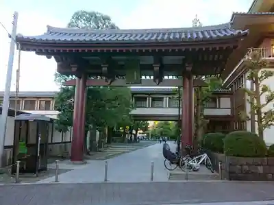 川崎大師（平間寺）の山門・神門