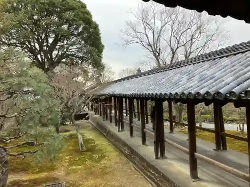 東福禅寺（東福寺）の{uncategorized: "未分類", other: "その他", undefined: "問題あり", building: "その他建物", grave: "お墓", sacred_gate: "鳥居", guardian: "狛犬", statue: "像", buddha: "仏像", history: "歴史", nature: "自然", garden: "庭園", animal: "動物", pagoda: "塔", temizu: "手水舎", mountain_gate: "山門・神門", sanctuary: "本殿・本堂", subordinate: "末社・摂社", art: "芸術", scenery: "景色", jizo: "地蔵", ema: "絵馬", goshuin: "御朱印", omikuji: "おみくじ", items: "授与品その他", amulet: "お守り", goshuincho: "御朱印帳", eats: "食事", festival: "お祭り", votive_dance: "神楽", shichigosan: "七五三参", wedding: "結婚式", experience: "体験その他", initially: "初詣", around: "周辺", anti_infection: "感染症対策"}