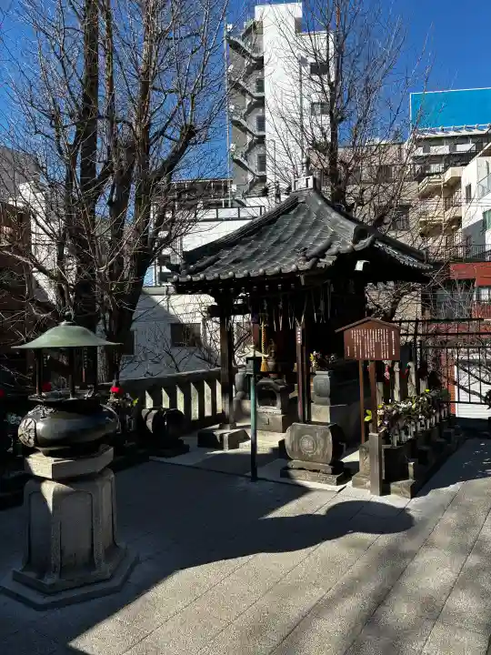 待乳山聖天(本龍院)の{uncategorized: "未分類", other: "その他", undefined: "問題あり", building: "その他建物", grave: "お墓", sacred_gate: "鳥居", guardian: "狛犬", statue: "像", buddha: "仏像", history: "歴史", nature: "自然", garden: "庭園", animal: "動物", pagoda: "塔", temizu: "手水舎", mountain_gate: "山門・神門", sanctuary: "本殿・本堂", subordinate: "末社・摂社", art: "芸術", scenery: "景色", jizo: "地蔵", ema: "絵馬", goshuin: "御朱印", omikuji: "おみくじ", items: "授与品その他", amulet: "お守り", goshuincho: "御朱印帳", eats: "食事", festival: "お祭り", votive_dance: "神楽", shichigosan: "七五三参", wedding: "結婚式", experience: "体験その他", initially: "初詣", around: "周辺", anti_infection: "感染症対策"}