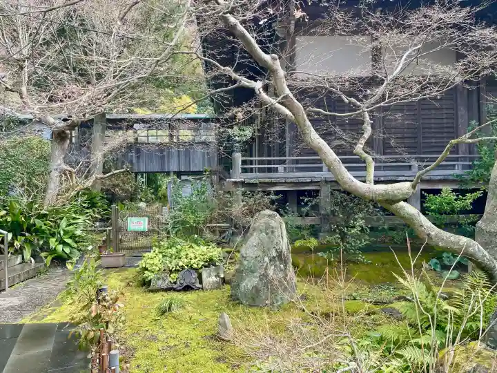 妙法寺の{uncategorized: "未分類", other: "その他", undefined: "問題あり", building: "その他建物", grave: "お墓", sacred_gate: "鳥居", guardian: "狛犬", statue: "像", buddha: "仏像", history: "歴史", nature: "自然", garden: "庭園", animal: "動物", pagoda: "塔", temizu: "手水舎", mountain_gate: "山門・神門", sanctuary: "本殿・本堂", subordinate: "末社・摂社", art: "芸術", scenery: "景色", jizo: "地蔵", ema: "絵馬", goshuin: "御朱印", omikuji: "おみくじ", items: "授与品その他", amulet: "お守り", goshuincho: "御朱印帳", eats: "食事", festival: "お祭り", votive_dance: "神楽", shichigosan: "七五三参", wedding: "結婚式", experience: "体験その他", initially: "初詣", around: "周辺", anti_infection: "感染症対策"}