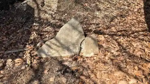 小谷石大明神の{uncategorized: "未分類", other: "その他", undefined: "問題あり", building: "その他建物", grave: "お墓", sacred_gate: "鳥居", guardian: "狛犬", statue: "像", buddha: "仏像", history: "歴史", nature: "自然", garden: "庭園", animal: "動物", pagoda: "塔", temizu: "手水舎", mountain_gate: "山門・神門", sanctuary: "本殿・本堂", subordinate: "末社・摂社", art: "芸術", scenery: "景色", jizo: "地蔵", ema: "絵馬", goshuin: "御朱印", omikuji: "おみくじ", items: "授与品その他", amulet: "お守り", goshuincho: "御朱印帳", eats: "食事", festival: "お祭り", votive_dance: "神楽", shichigosan: "七五三参", wedding: "結婚式", experience: "体験その他", initially: "初詣", around: "周辺", anti_infection: "感染症対策"}