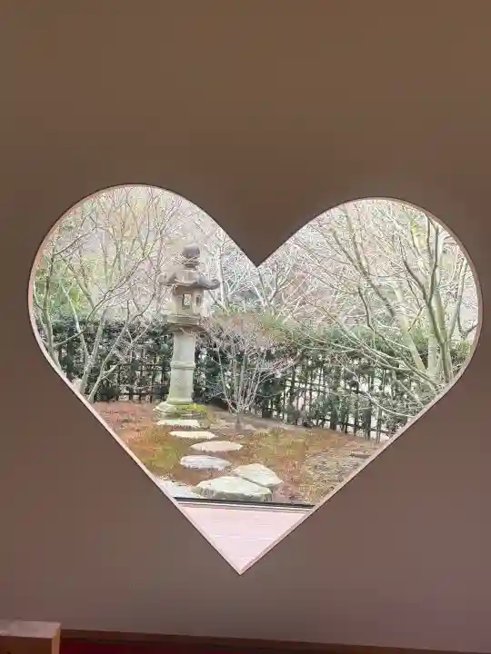 正寿院の{uncategorized: "未分類", other: "その他", undefined: "問題あり", building: "その他建物", grave: "お墓", sacred_gate: "鳥居", guardian: "狛犬", statue: "像", buddha: "仏像", history: "歴史", nature: "自然", garden: "庭園", animal: "動物", pagoda: "塔", temizu: "手水舎", mountain_gate: "山門・神門", sanctuary: "本殿・本堂", subordinate: "末社・摂社", art: "芸術", scenery: "景色", jizo: "地蔵", ema: "絵馬", goshuin: "御朱印", omikuji: "おみくじ", items: "授与品その他", amulet: "お守り", goshuincho: "御朱印帳", eats: "食事", festival: "お祭り", votive_dance: "神楽", shichigosan: "七五三参", wedding: "結婚式", experience: "体験その他", initially: "初詣", around: "周辺", anti_infection: "感染症対策"}