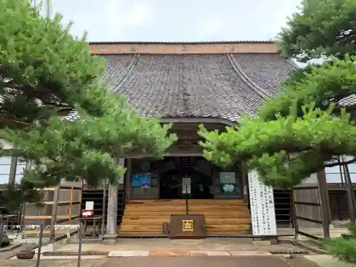 根本寺の本殿・本堂