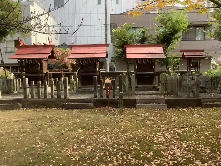 闇之森八幡社の末社・摂社