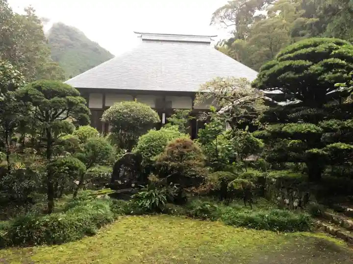 吐月峰柴屋寺の庭園