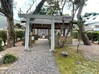 大口神社の{uncategorized: "未分類", other: "その他", undefined: "問題あり", building: "その他建物", grave: "お墓", sacred_gate: "鳥居", guardian: "狛犬", statue: "像", buddha: "仏像", history: "歴史", nature: "自然", garden: "庭園", animal: "動物", pagoda: "塔", temizu: "手水舎", mountain_gate: "山門・神門", sanctuary: "本殿・本堂", subordinate: "末社・摂社", art: "芸術", scenery: "景色", jizo: "地蔵", ema: "絵馬", goshuin: "御朱印", omikuji: "おみくじ", items: "授与品その他", amulet: "お守り", goshuincho: "御朱印帳", eats: "食事", festival: "お祭り", votive_dance: "神楽", shichigosan: "七五三参", wedding: "結婚式", experience: "体験その他", initially: "初詣", around: "周辺", anti_infection: "感染症対策"}