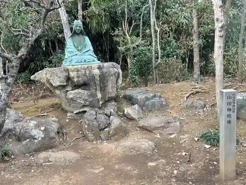 江島神社の像